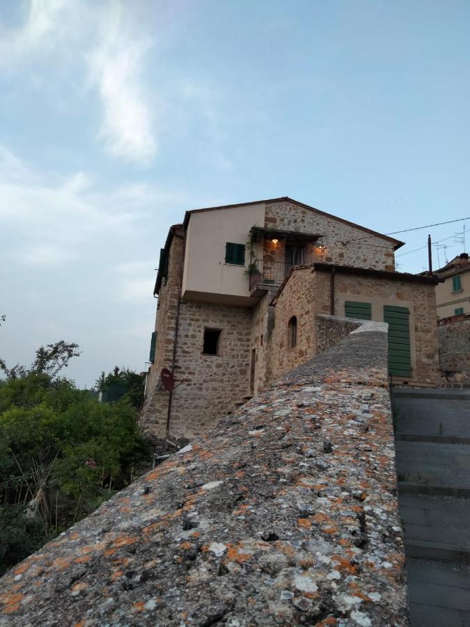 Casa Vacanze "Nonna Vela" Petroio Exterior photo